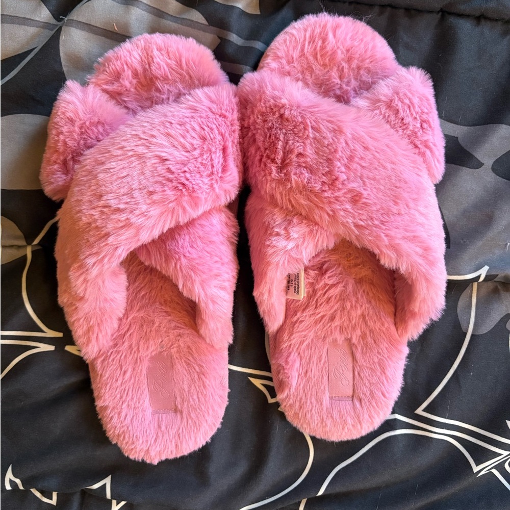 Pink Fuzzy Women's Slippers